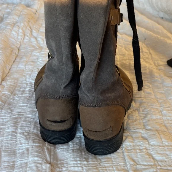 Sorel Two-Tone Lace-Up Women's Boots - Picture 2 of 6